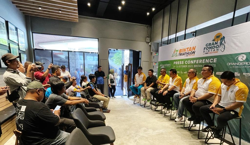 Visa on Arrival, PR yang Terus Digesa Gubernur Ansar