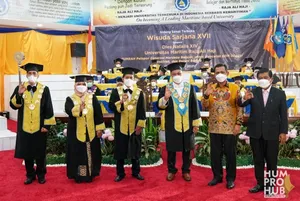 Gubernur Hadiri Wisuda Sarjana ke-XVII dan Diesnatalis UMRAH ke-XIV