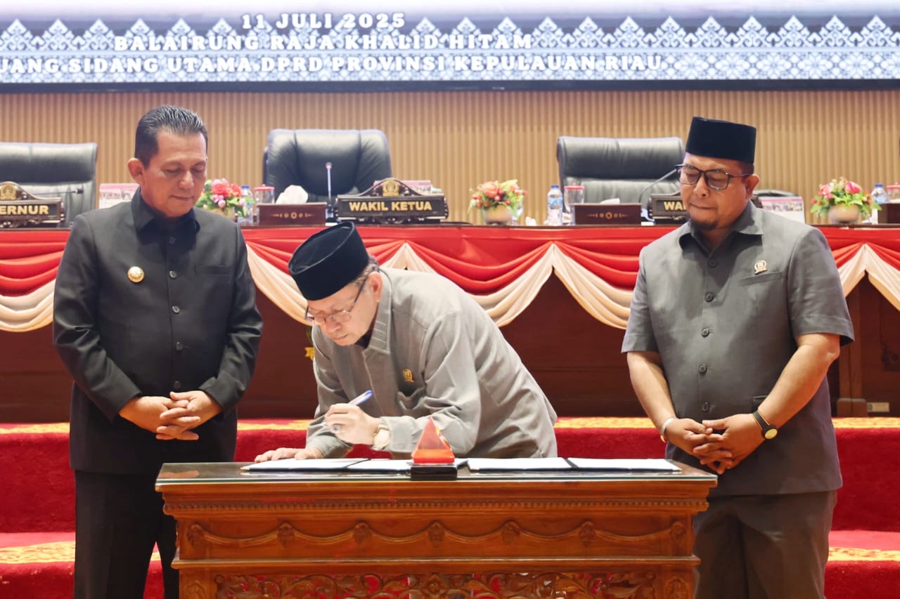 DPRD Kepri Resmi Tetapkan Perda RPJMD 2025–2029