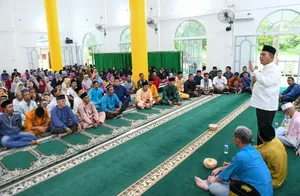 Berkunjung Ke Pulau Karas, Gubernur Ansar Bawa Kabar Listrik Akan Hidup 24 Jam