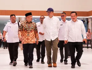 Wagub Kepri Nyanyang Haris Sambut Kedatangan Menteri Transmigrasi RI di Batam