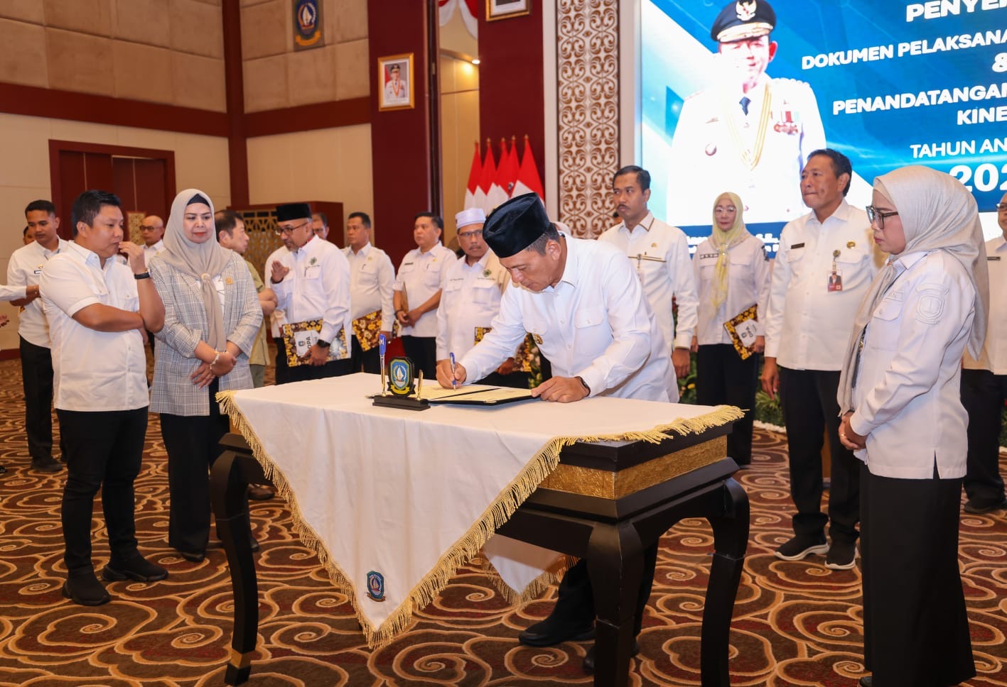 Gubernur Ansar Serahkan DPA dan Teken Perjanjian Kinerja OPD Pemprov Kepri Tahun Anggaran 2026