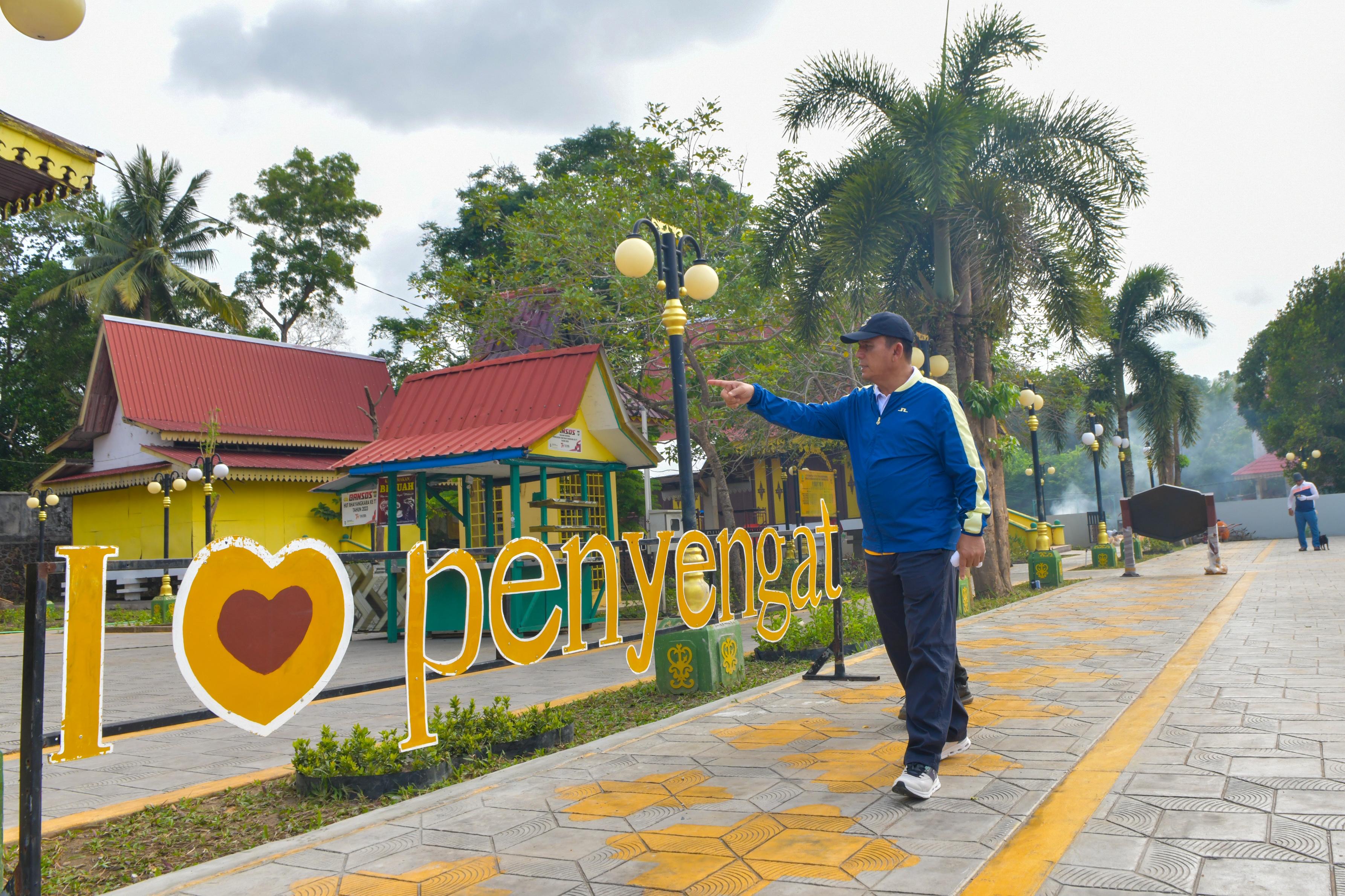 Pulau Penyengat dan Taman Gurindam 12 Dibersihkan, Gubernur Ansar Pimpin Goro