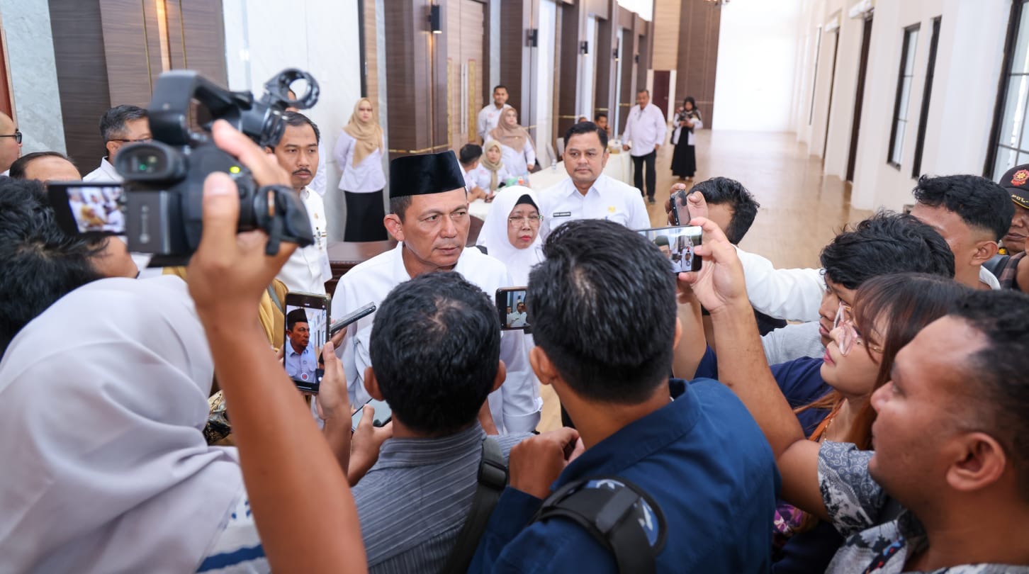 Gubernur Ansar Serahkan DPA dan Teken Perjanjian Kinerja OPD Pemprov Kepri Tahun Anggaran 2026
