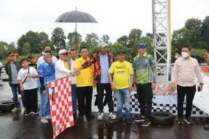 Gubernur Ansar Buka Kejurnas Grand Final Drag Race 2022