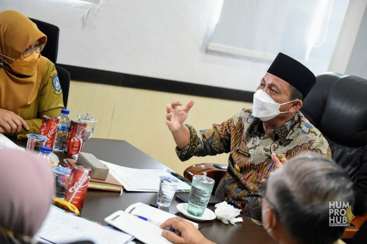 Kunjungi Kantor Diknas dan DPKP Gubernur Ingatkan Prioritas Penggunaan Anggaran
