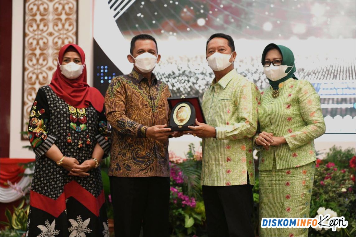 Gubernur Ansar Menghadiri Pisah sambut Kepala Kejaksaan Tinggi Kepri