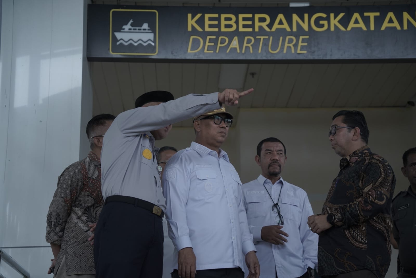Tinjau Pelabuhan Domestik Telaga Punggur, Wagub Nyanyang Pastikan Pelayanan Arus Mudik Lebaran Berjalan Optimal