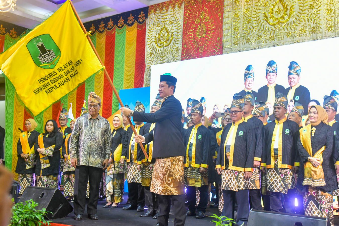Hadiri Pelantikan KBB Banjar, Ansar Ahmad Ajak Bersama Membangun Kepri