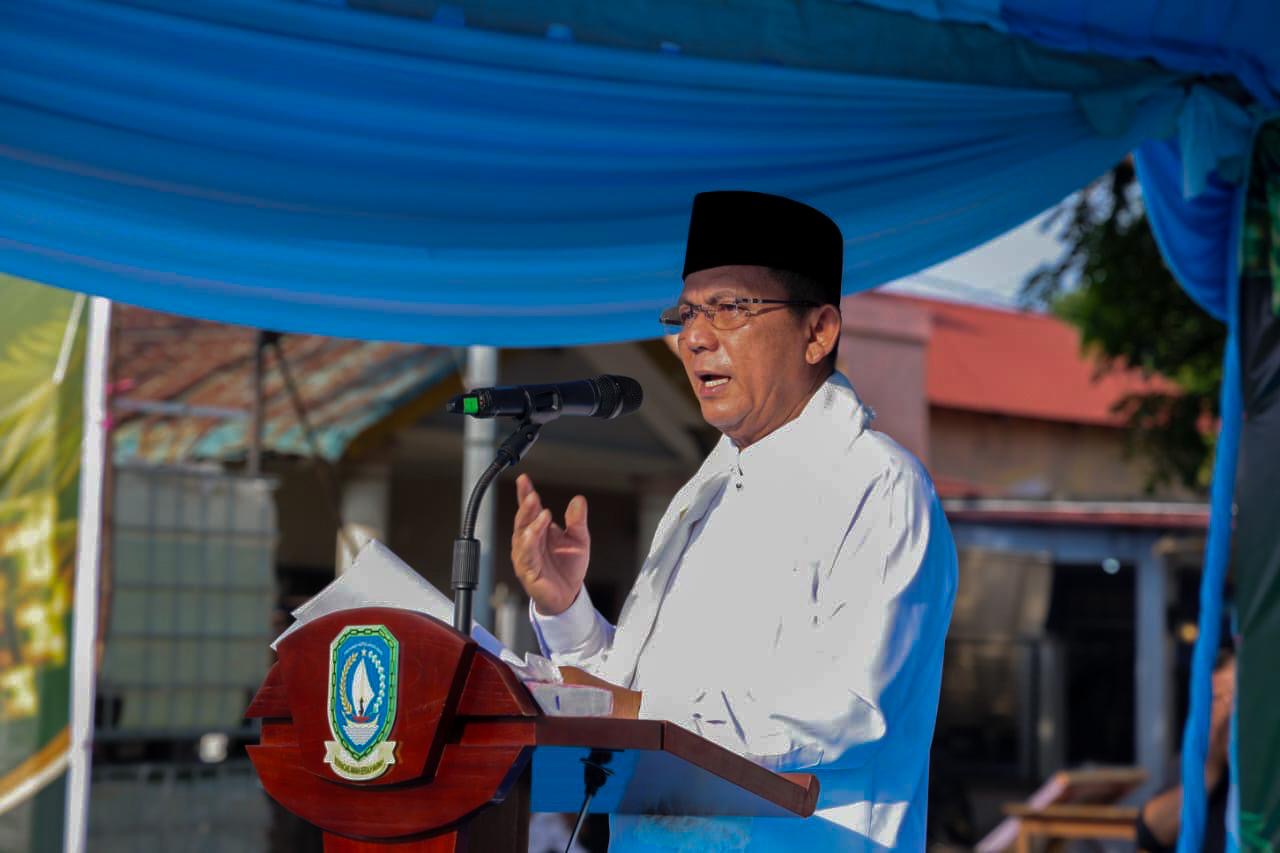 Gubernur Ansar Sholat Idulfitri Bersama Masyarakat Batam