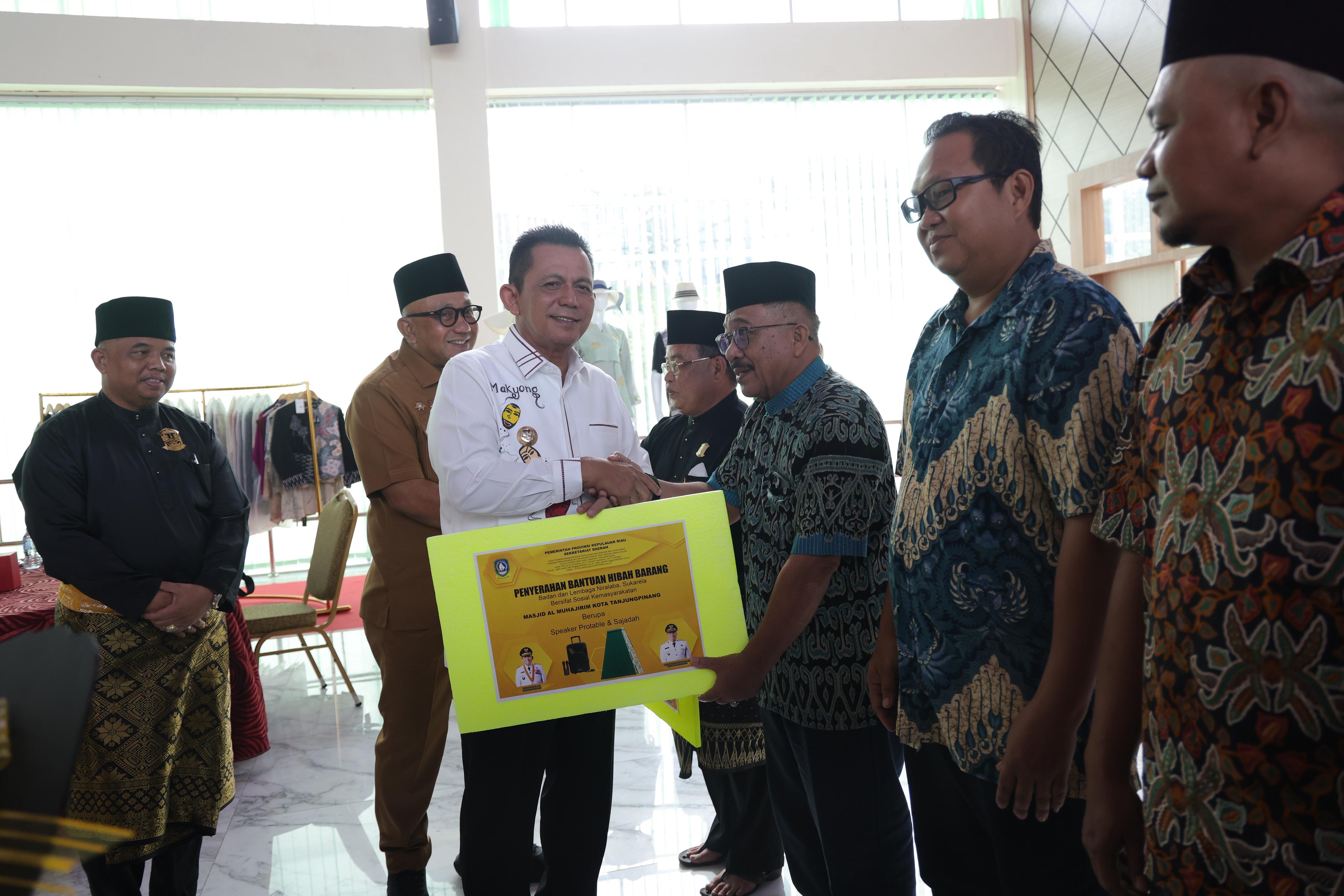 Pemprov Kepri Salurkan 21 Bantuan Hibah untuk Masyarakat, Organisasi dan Rumah Ibadah di Tanjungpinang