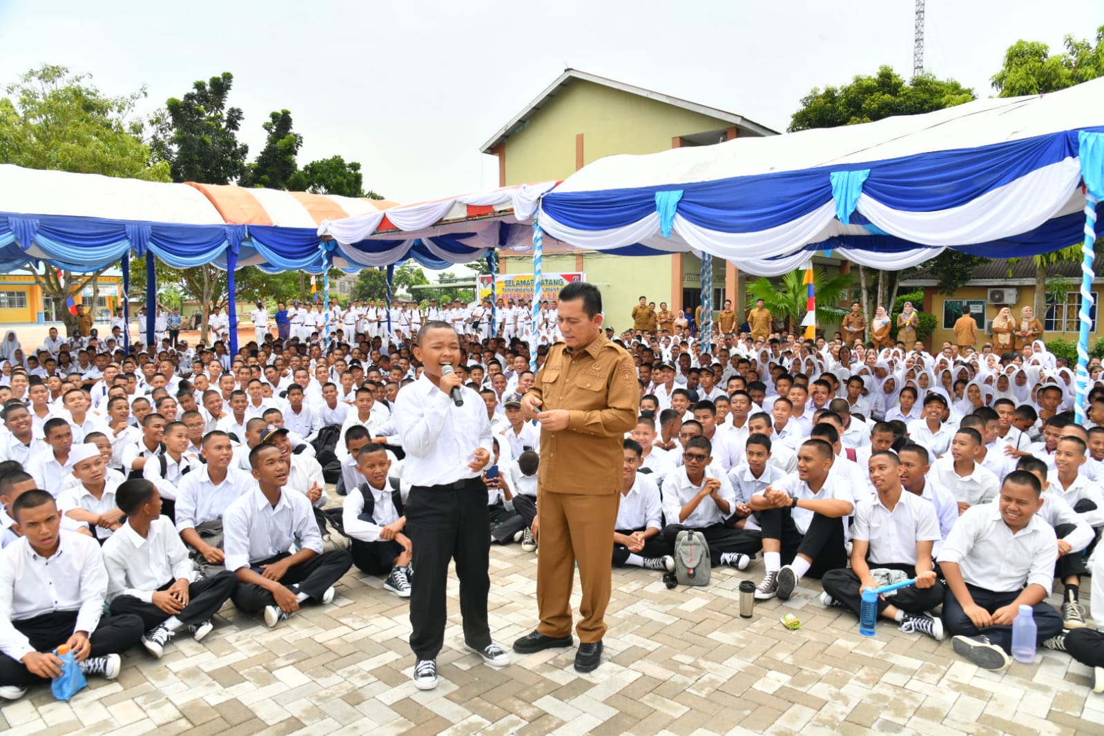 Kunjungi SMKN 5 Batam, Gubernur Ansar Motivasi Siswa Manfaatkan Bonus Demografi 2030