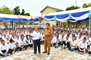 Kunjungi SMKN 5 Batam, Gubernur Ansar Motivasi Siswa Manfaatkan Bonus Demografi 2030