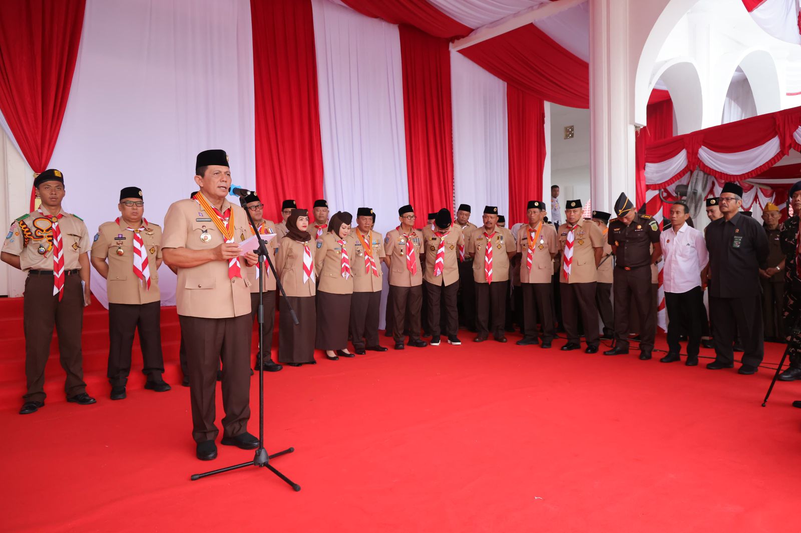 Gubernur Ansar Pimpin Upacara Hari Pramuka ke-64, Ajak Generasi Muda Jadi Insan Pancasila