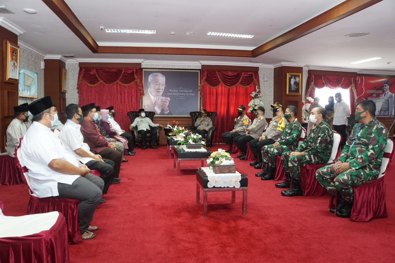 Danlantamal IV Hadiri Kunjungan Kapolda Kepri di Kantor Gubernur Provinsi Kepri