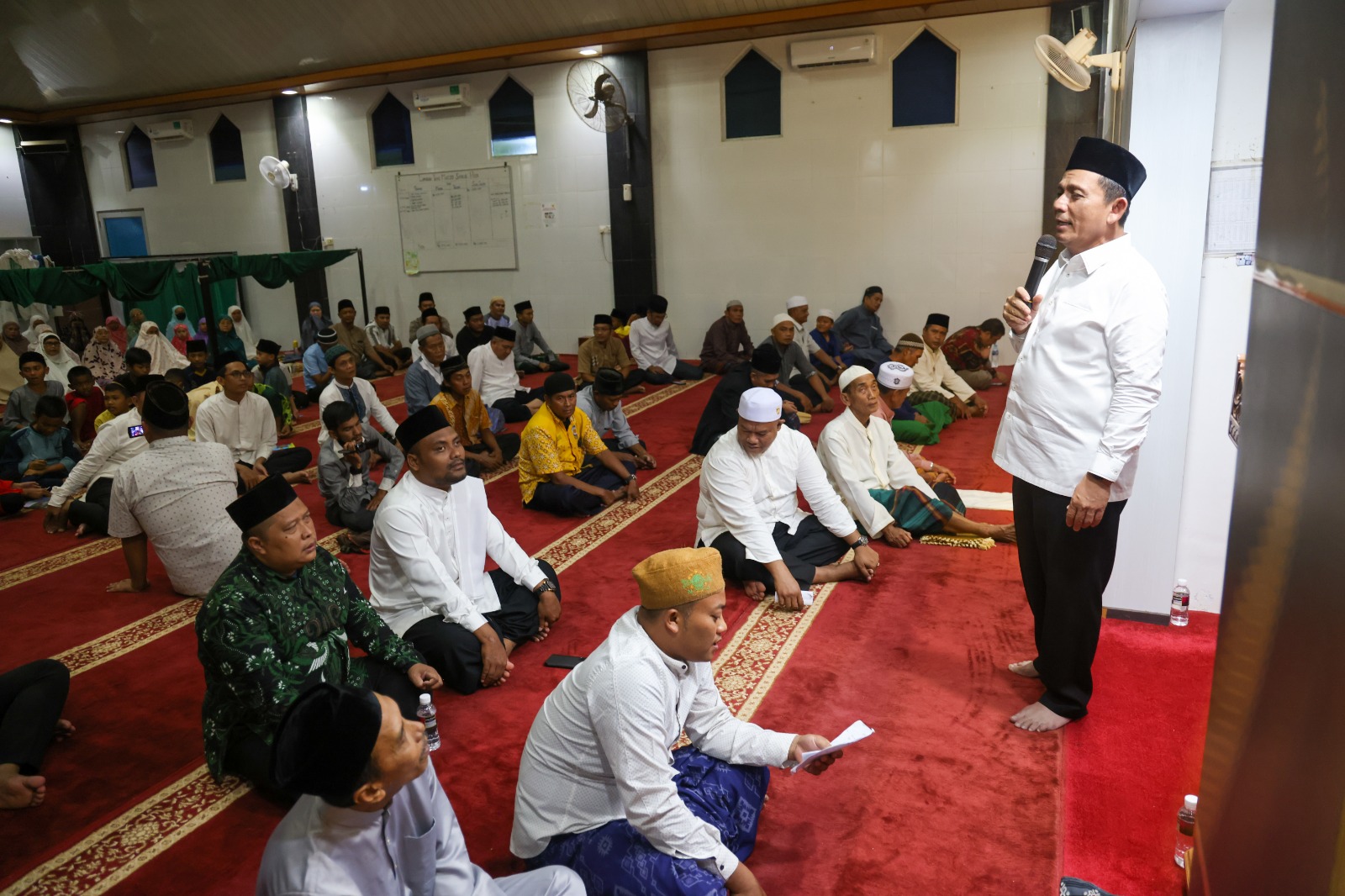 Gubernur Ansar Safari Ramadhan ke Masjid Sabilul Huda Perum Nongsa Asri Batam