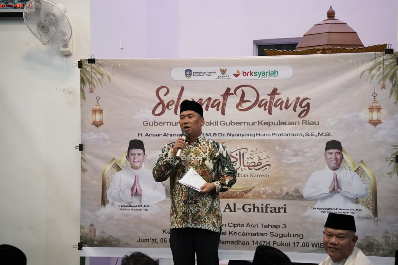 Di Masjid Al-Ghifari dan Mukhtarul Arifin, Wagub Nyanyang Ajak Warga Batam Doakan Kemajuan Kepri