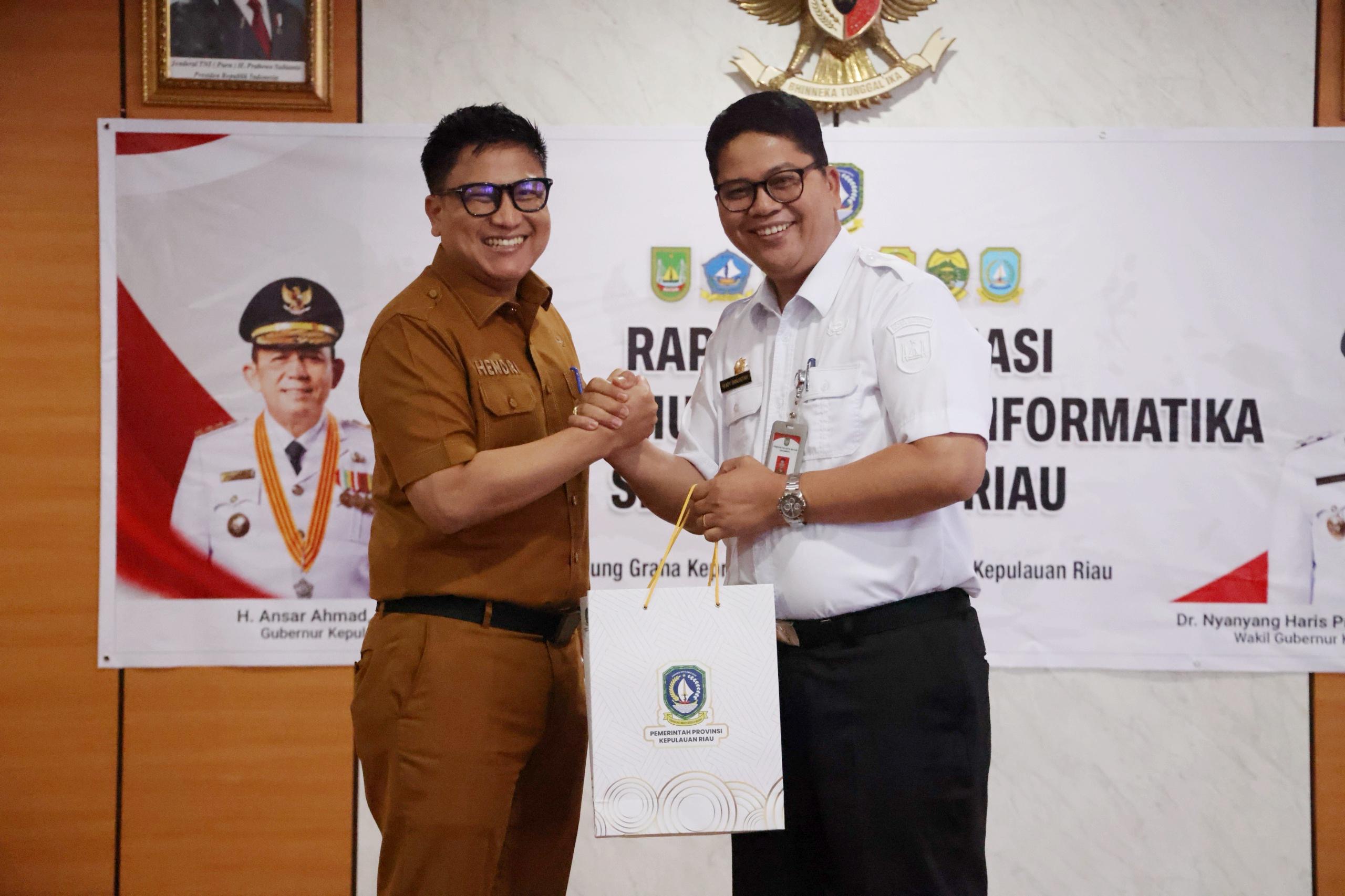 Pj Sekdaprov Luki Dorong Kolaborasi Digital Terintegrasi pada Rakor Diskominfo Se-Kepri