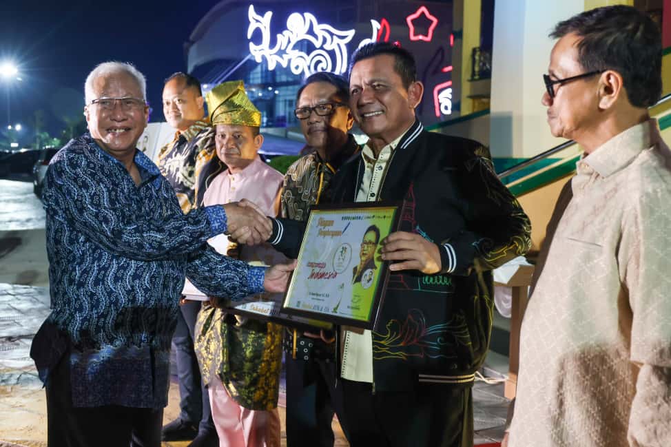 Terima Penghargaan RDK, Gubernur Ansar: "Dunia Literasi Melayu Tetap Hidup"