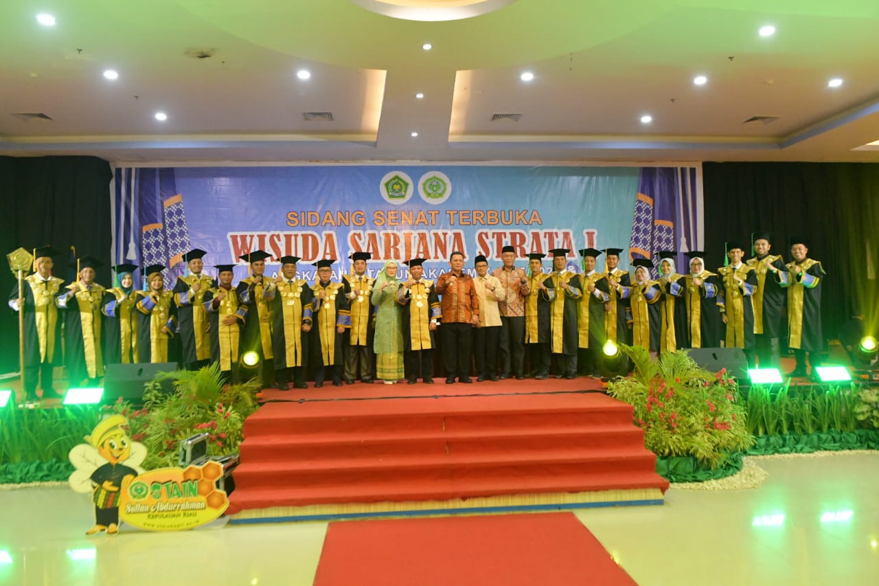 Gubernur Ansar Tegaskan SDM Adaptif sebagai Kunci di Era Society 5.0 pada Wisuda STAIN SAR Kepri