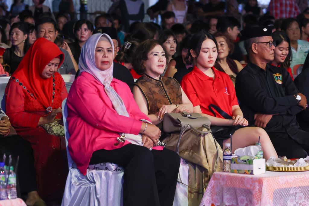Hadiri Festival Moon Cake, Ansar Tekankan Pentingnya Solidaritas Masyarakat Kepri