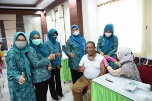 TP- PKK Kepri Ajak Masyarakat Kepri Sukseskan Vaksinasi Booster
