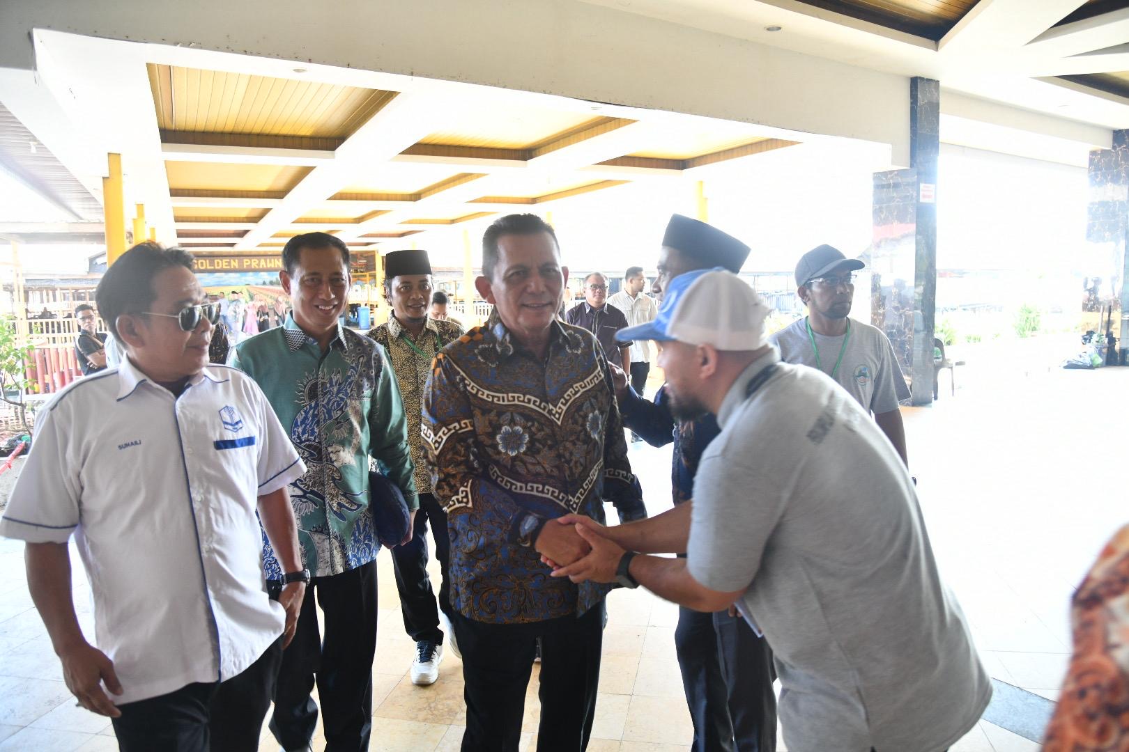 Hadiri Pengukuhan PKMB, Gubernur Ajak Warga Bawean Menjaga Kepri Tetap Aman