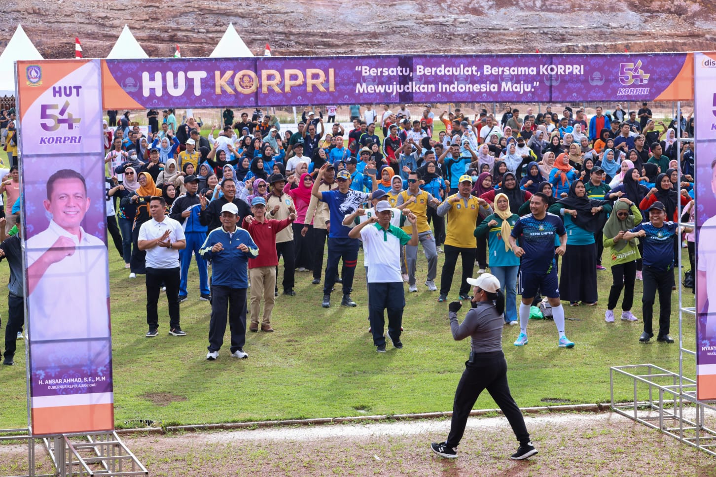 Ribuan ASN Meriahkan Senam Bersama Peringatan HUT ke-54 KORPRI di Kepri