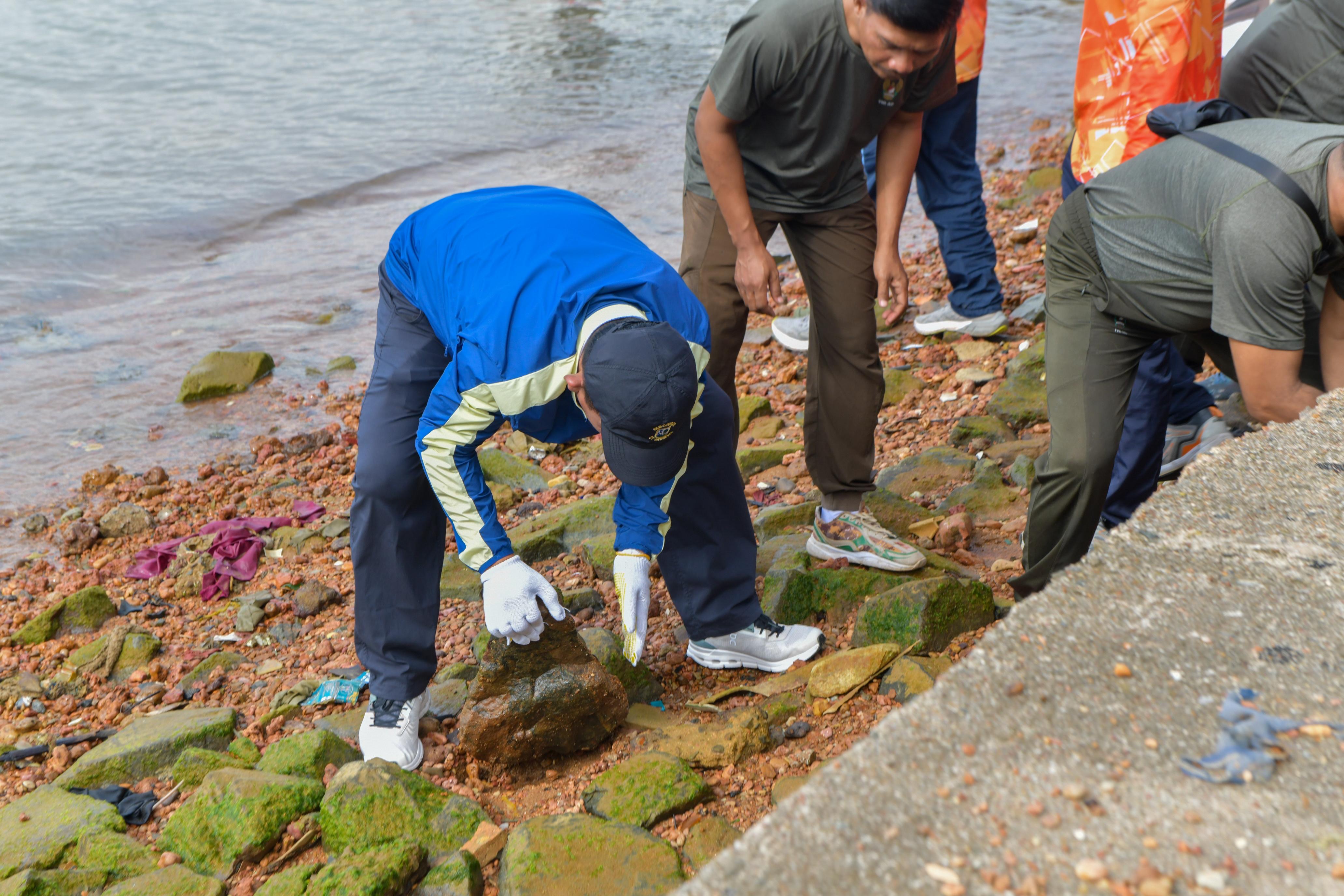 Pulau Penyengat dan Taman Gurindam 12 Dibersihkan, Gubernur Ansar Pimpin Goro
