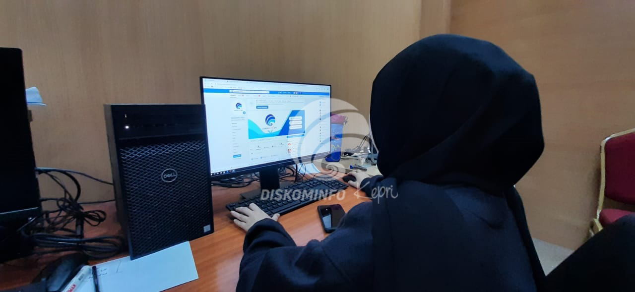 Yuk Adukan Konten Negatif Medsos ke Kominfo