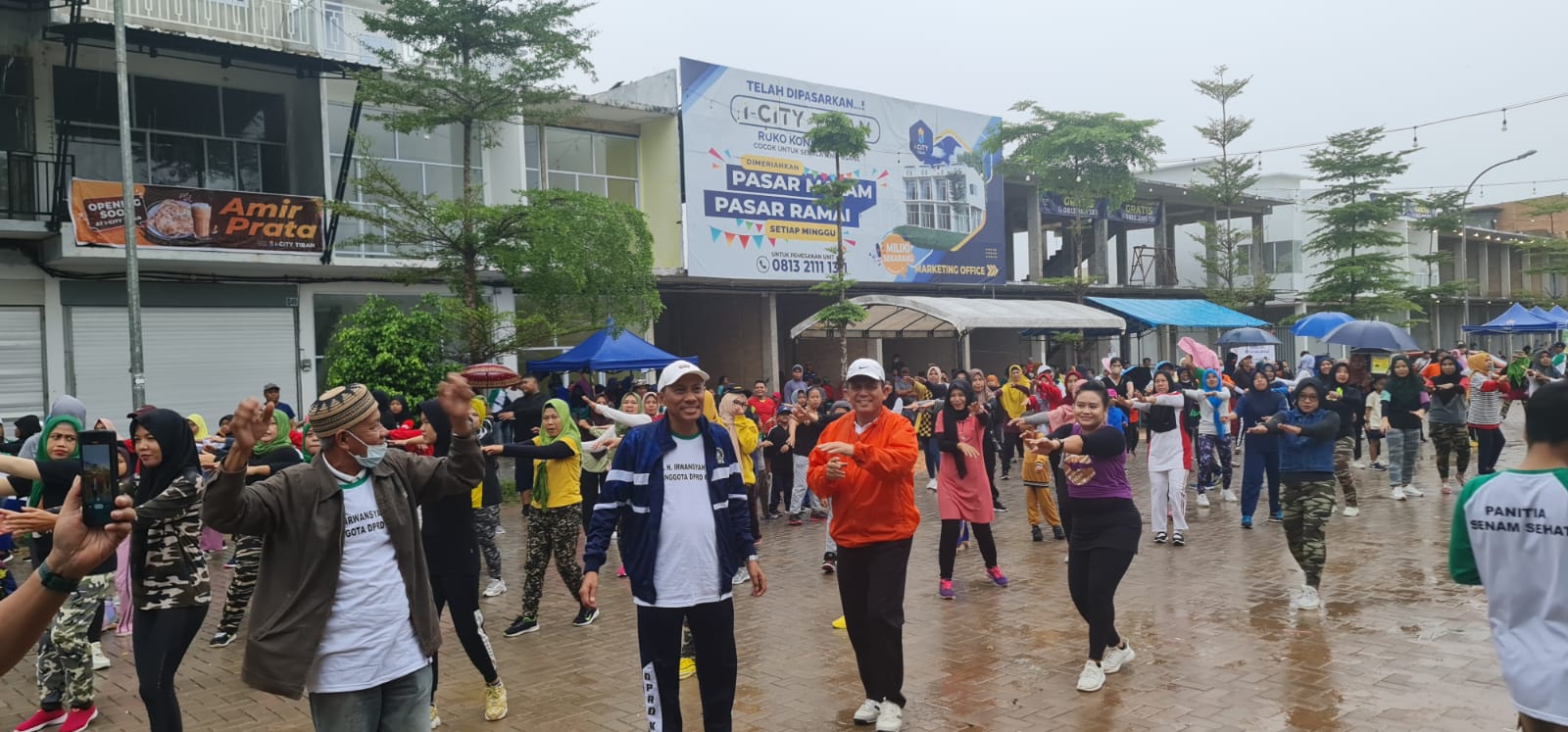 Gubernur Ansar Senam Pagi Bersama Masyarakat Tiban Indah, Batam
