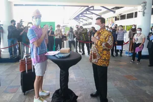 Gubernur Ansar Sambut Wisman Perdana  di Bintan Dengan Skema Travel Bubble