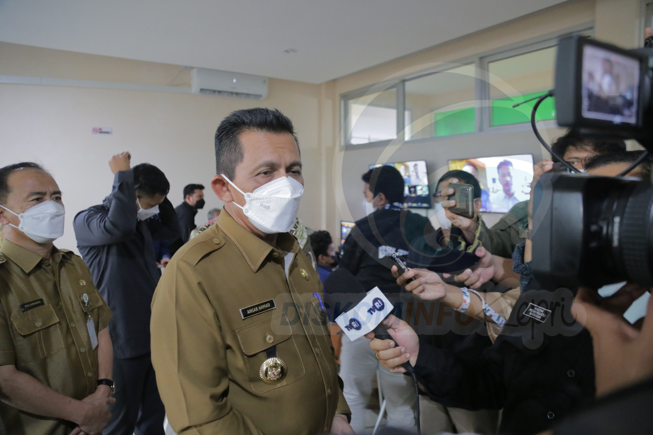 Gubernur Kepri: Tidak Perlu Paksa Lansia Divaksin