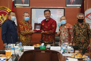 Silahturahmi dan Audiensi Komisi I DPRD Provinsi Kepri Bersama Kepala BIN Daerah Provinsi Kepulauan Riau dalam Rangka Meningkatkan Koordinasi Penyelenggaraan Pemerintah Daerah