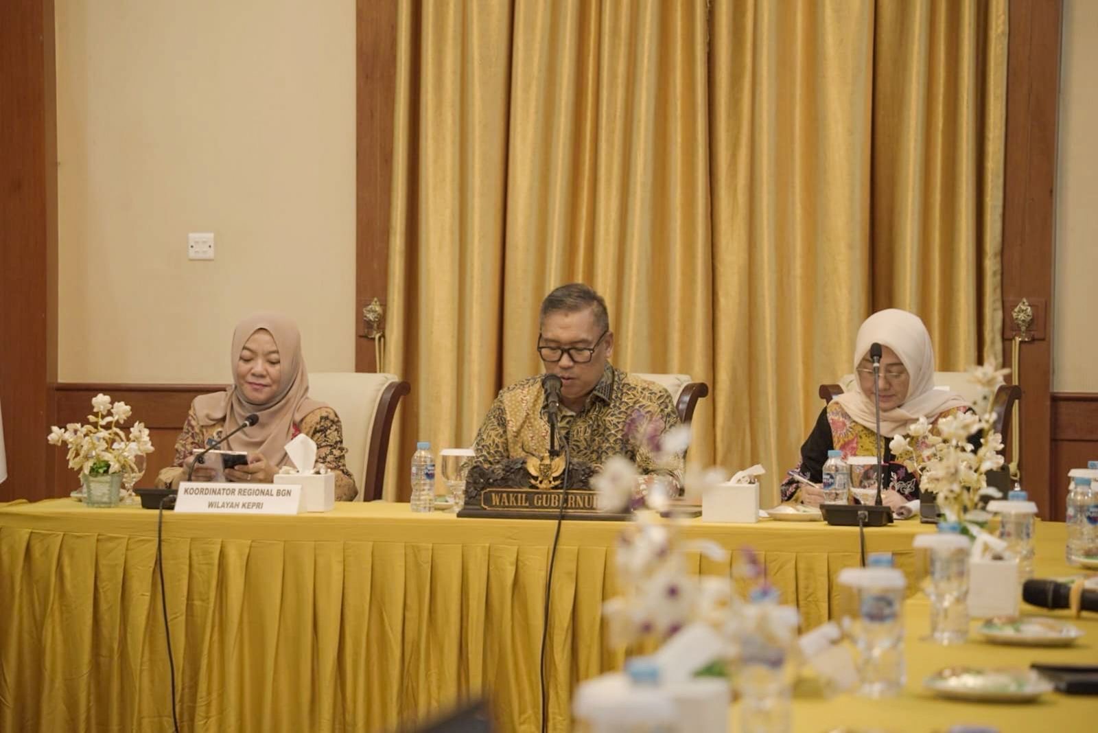 Wagub Nyanyang Pimpin Evaluasi MBG, Fokus pada Sertifikasi SLHS, Ahli Gizi dan Pemanfaatan Pangan Lokal