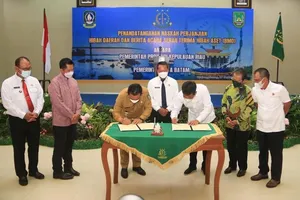 Disaksikan Kajati Kepri, Pemprov Kepri dan Pemko Batam Tandatangani NPHD dan BMD