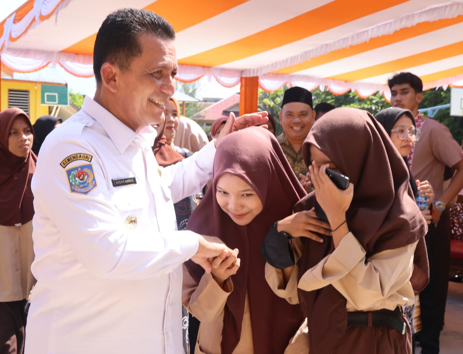 Silaturahmi dengan Keluarga Besar SMAN 4 Tanjungpinang, Gubernur Ansar Beri Motivasi ke Siswa
