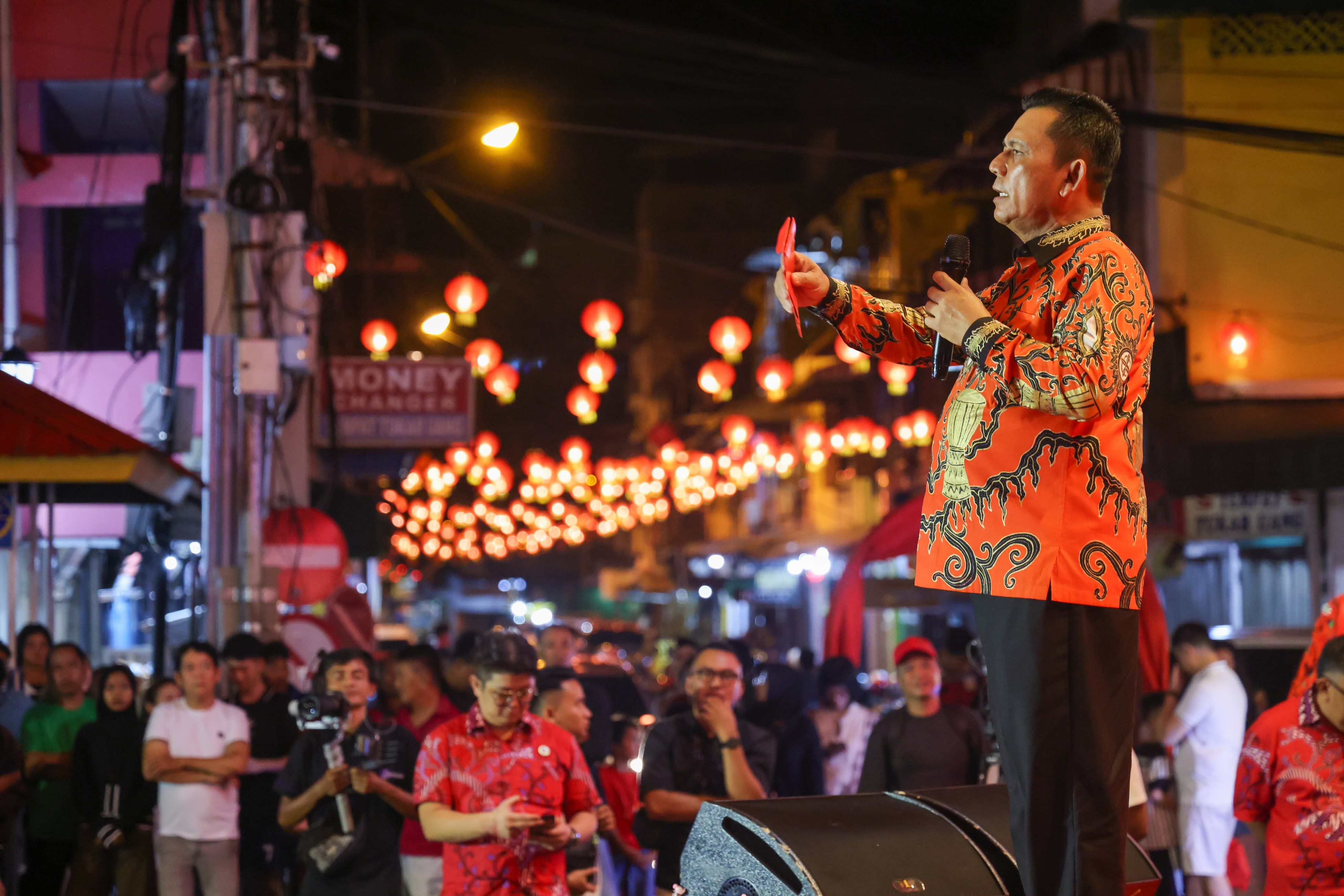 Gubernur Ansar Hadiri Malam Penyambutan Imlek Kuda Api 2577/2026 Bersama Ribuan Warga di Kota Tua Tanjungpinang