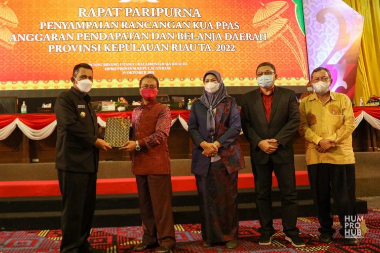 Gubernur Sampaikan Rancangan KUA PPAS Tahun 2022 Kepada DPRD Kepri