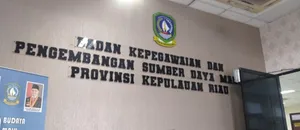 MENATA PNS MENUJU KEPRI TERTIB ADMINISTRASI