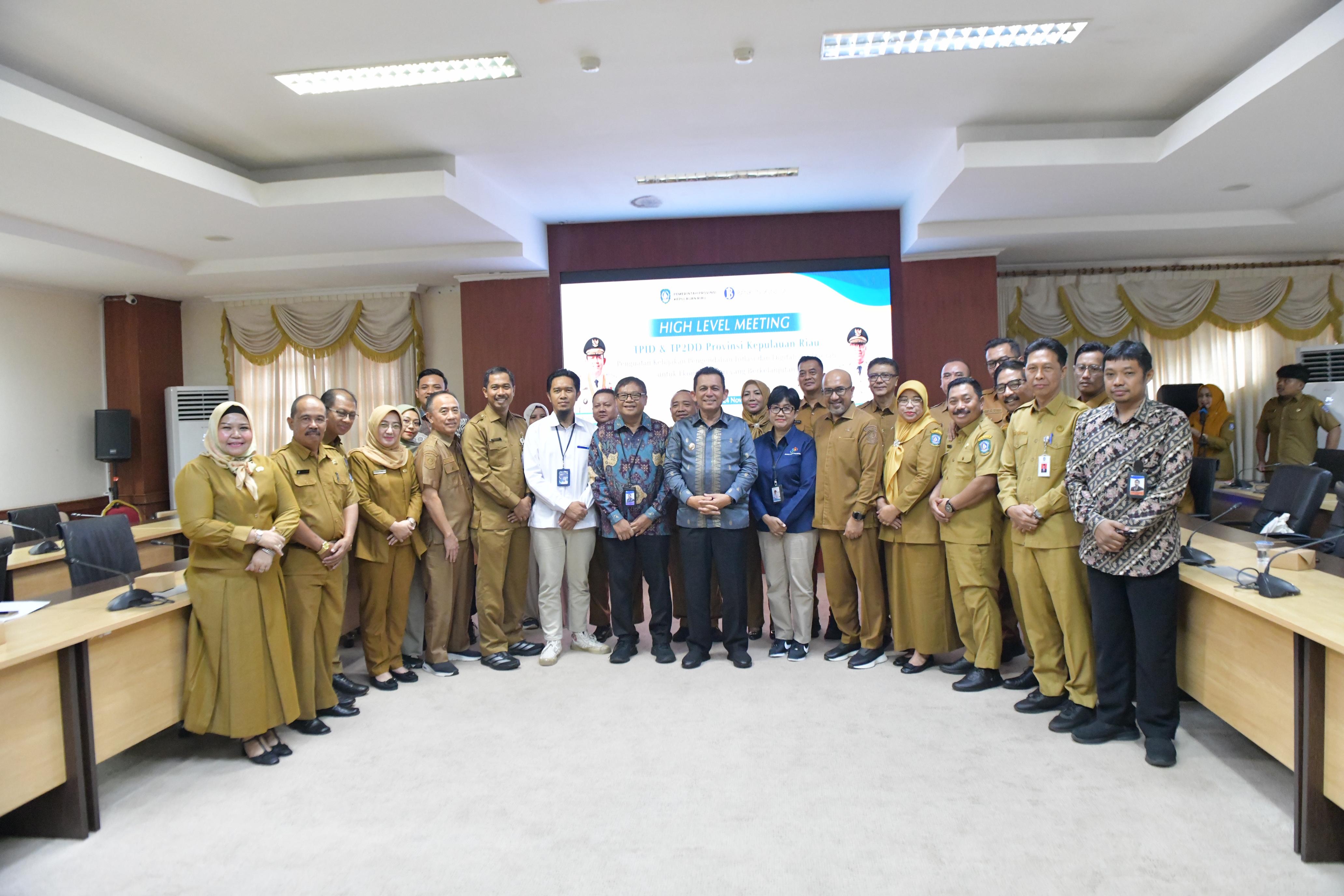 Jelang Nataru, Gubernur Ansar Tegaskan Pengendalian Inflasi dan Percepatan Digitalisasi Layanan Publik di Kepri