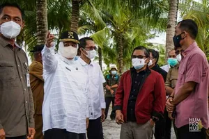 Wagub Marlin Ajak Masyarakat Kepri Peduli Lingkungan- Bersama Wamen KLHK, Tinjau Pulau Setokok
