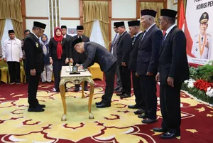 Wagub Nyanyang Lantik Komisioner KPID Kepri Periode 2025–2028, Tegaskan Pentingnya Kedaulatan Informasi dan Penguatan Konten Lokal di Daerah Perbatasan