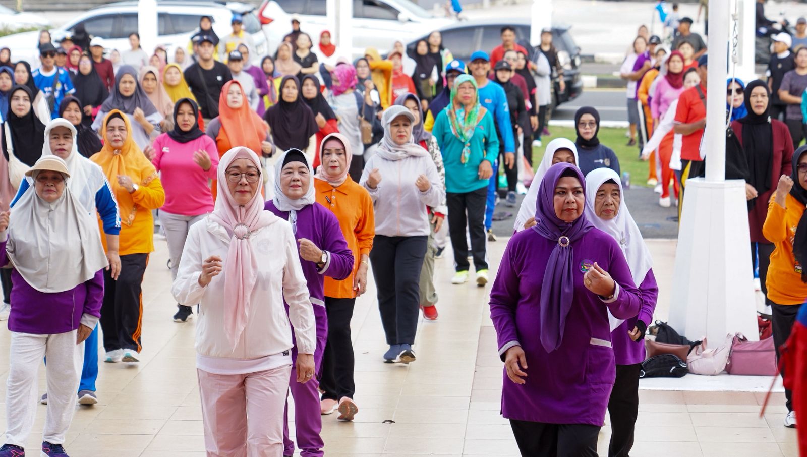 Pj. Sekdaprov Luki Hadiri Senam dan Jalan Sehat HUT KORPRI 2025, Tekankan Semangat Kebersamaan ASN