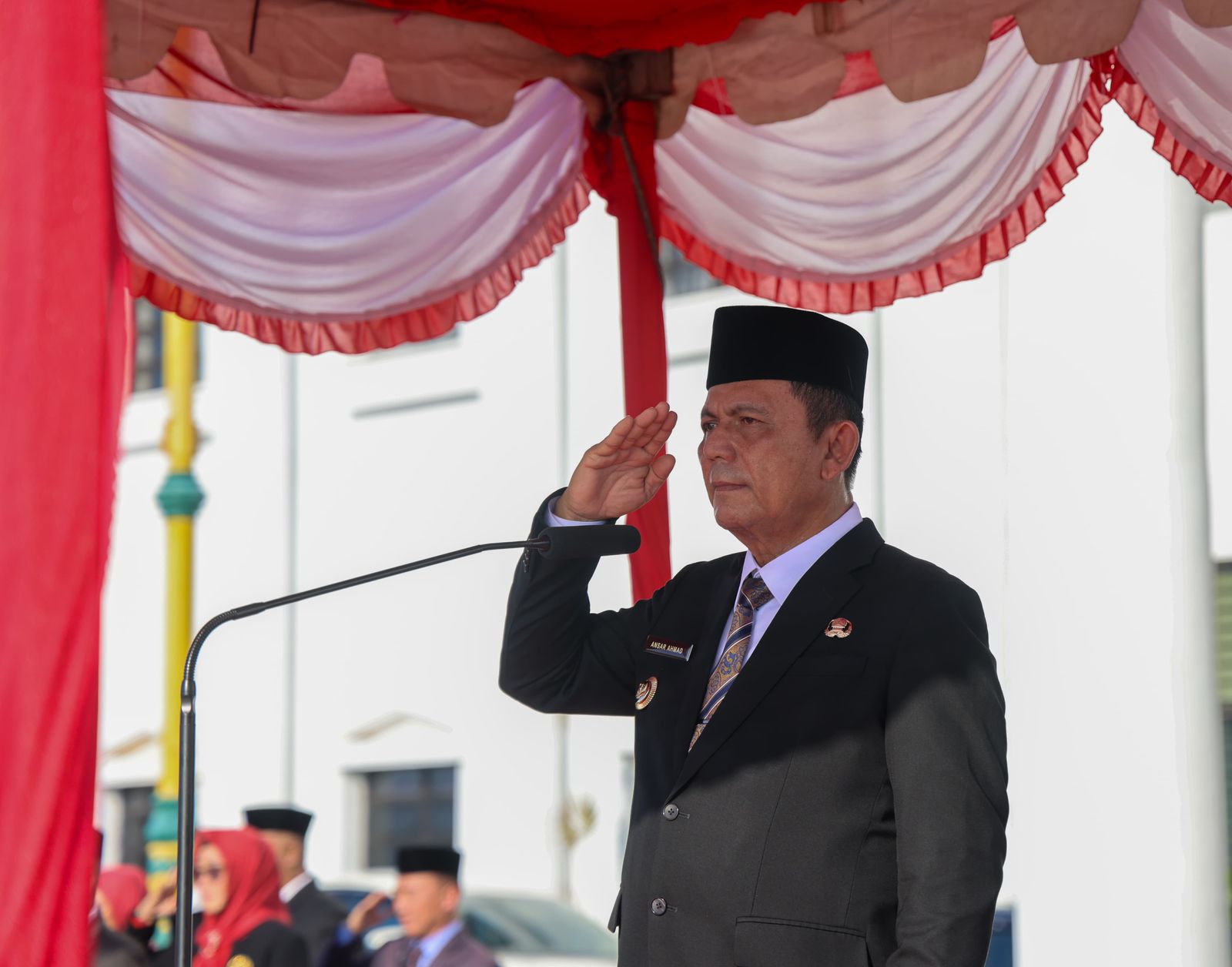 Gubernur Ansar Pimpin Upacara Hari Otonomi Daerah ke-30, Tegaskan Pentingnya Sinergi Pusat dan Daerah