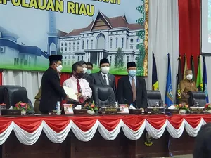 Sampaikan Laporan Akhir Pansus LKPj APBD 2020 - Dewan Kepri Masih Ada Capaian Indikator Yang Tidak Relevan