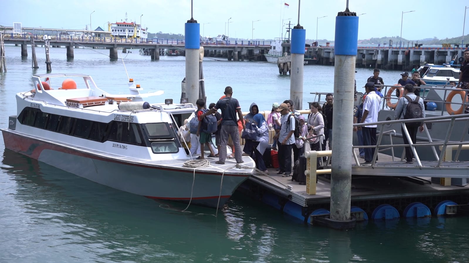 Tinjau Kesiapan Mudik dan Pangan, Wagub Nyanyang Pastikan Pelayaran Lancar dan Stok Beras Aman 3 Bulan ke Depan