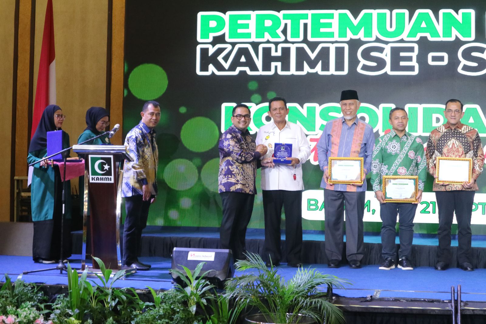 Gubernur Ansar Hadiri Pertemuan Regional Kahmi se-Sumatera di Batam