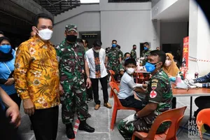 Gubernur Ansar Tinjau Vaksinasi Anak yang Dilaksanakan BINDA &amp; APINDO Kepri di Batam