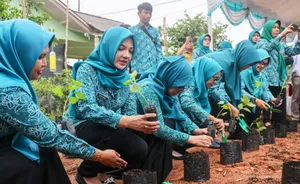 TP-PKK Kepri dan Tanjungpinang Ikut Gerakan Tanam Cabai Nasional Serentak